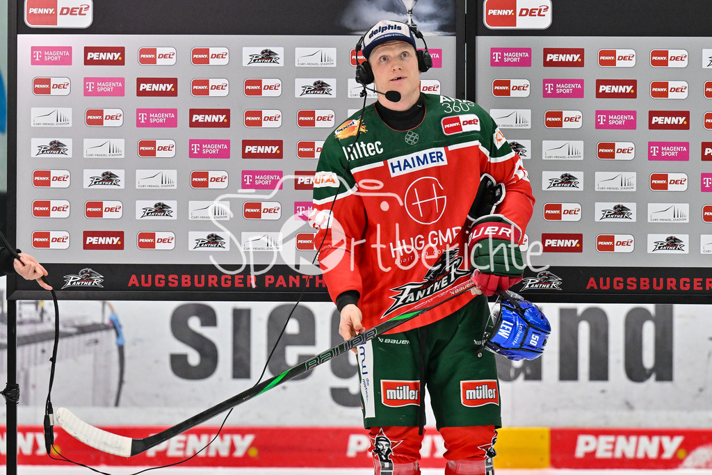 Augsburger Panther - Schwenninger Wild Wings | beim interview von MagentaSport nach der Partie Alexander OBLINGER (Augsburger Panther #50) / Freisteller / Einzelfoto / DEL: Augsburger Panther - Schwenninger Wild Wings, Curt Frenzel Stadion am 02.02.2025