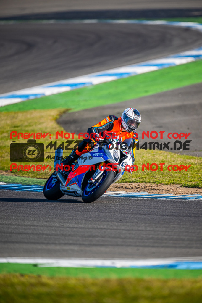 MaZZes_FotoMatrix_230410_0735 | ROT