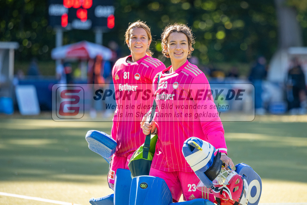 SFE_20221009_0144 | 1. Bundesliga Hockey Damen Rot-Weiss Köln - Düsseldorfer HC am 09.10.2022 in Köln (KTHC Stadion Rot-Weiss Köln Tennis and Hockey Club), Photo: Stephan Fehrmann 2022 (Sports-Gallery),Lisa Höllriegl ( Torfrau Rot-Weiss Köln #23 ) ,Sielaff Maja ( Torfrau Rot-Weiss Köln #81 )