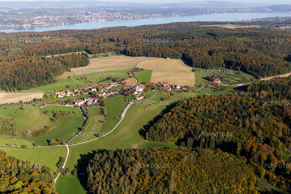 Schloss Freudental - Hotel Allensbach - Golf Allensbach - Festlichkeiten Allensbach | Luftbild: Schloss Freudental - Hotel Allensbach - Golf Allensbach - Festlichkeiten Allensbach im Ortsteil Freudental in Allensbach im Bundesland Baden-Württemberg in Deutschland. Foto: IMG_119315.jpg vom 14.10.2019 durch Werner Riehm/FLY-FOTO.de - Realisiert mit Pictrs.com