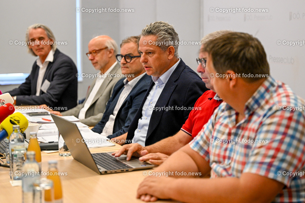 Pressekonferenz ADX Energy_ 07.09.2023-27 | 07.09.2023, Presseclub Linz, AUT, Pressekonferenz ADX Energy, Stimmungslage zur Gasexploration in Molln, im Bild Georg Brasseur (Univ. Prof. TU Graz), Alan Reingruber (Geschaeftsfuehrer ADX Vie GmbH), Paul Fink (CEO ADX Energy), Andreas Knoll (Regioplan Ingenieure Salzburg GmbH), Martin Schober (Gemeindevorstand Molln)