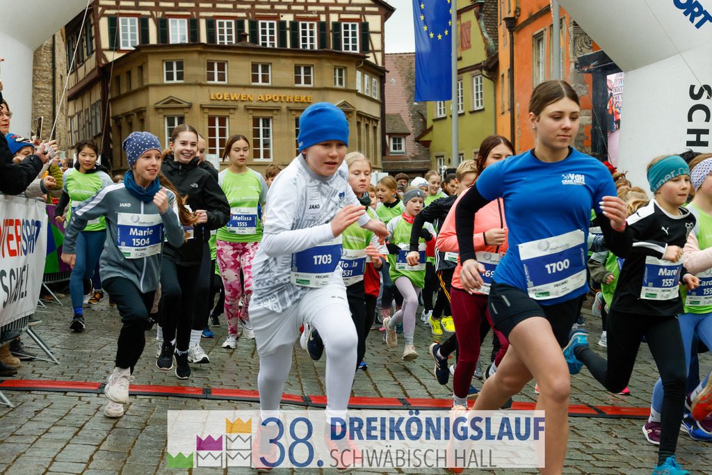 1700m Stadtwerke Jugendlauf | 3 Koenigslauf 2024 1700m Stadtwerke Jugendlauf - Realisiert mit Pictrs.com
