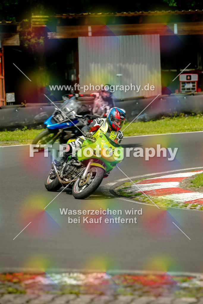 VBK-4516 | Hier findet Ihr Bilder von Touristenfahrten auf der Nürburgring Nordschleife oder von anderen Veranstaltungen die ich besucht habe. Viel Spass beim Durch Schauen 