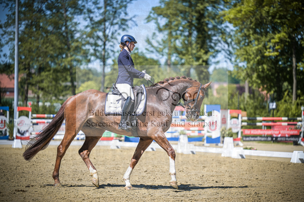 DOS_7680 | Entdecke hochwertige Reitturnierfotos von Foto Oger. Professionell, emotional und authentisch – jetzt Lieblingsmomente im Shop bestellen.Deutschlandweite Turnierfotografie. - Realisiert mit Pictrs.com