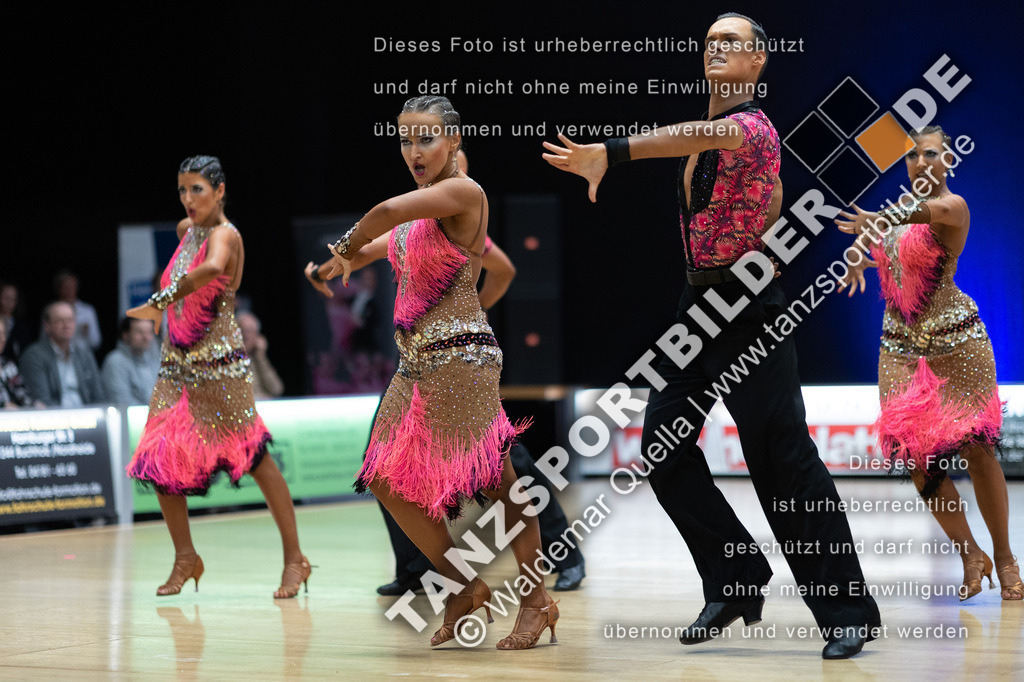 20230114-10627 | Hier finden Sie Tanz Bilder vom Latein und Standard Formationen tanzen. Sportbilder vom Tanzsport. Schöne Fotos und von Weltmeisterschaft, Europameisterschaft, Bundesliga, Regionalliga, Oberliga und Landesliga sowie von GOC Stuttgart, DanceComp, WM Bremen