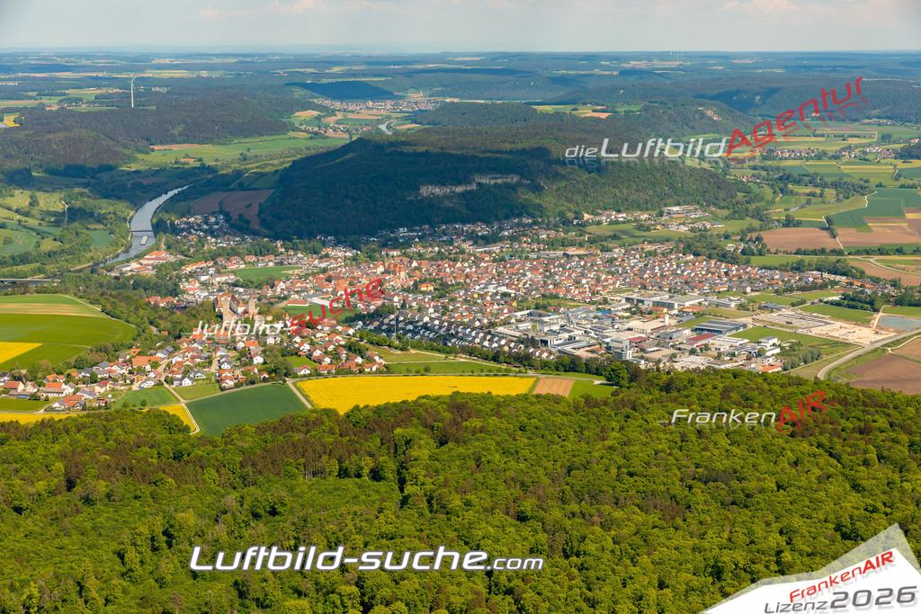 Das Luftbild zeigt :  Beilngries - Die Luftaufnahme wurde 2024 vom UL-Flugzeug aus erstellt ( keine Drohne ) - Hochauflösende Luftaufnahme - Für grossformatige Ausdrucke geeignet. Die Geschenkidee !Mit Lizenz und Bildrechte bestellbar