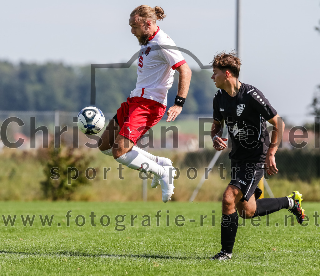 2023-09-17_085_SG_Anzing-Parsdorf_II_gegen_TSV_Zorneding_II | Anzing, Deutschland, 17.09.2023:
Fußball, A-Klasse 2023 / 2024, 5. Spieltag, Endergebnis: 1:1

Alexander Ostner (TSV Zorneding, #8), Silvan Schuster ((SG) Anzing-Parsdorf, #20)

Foto: Christian Riedel / fotografie-riedel.net