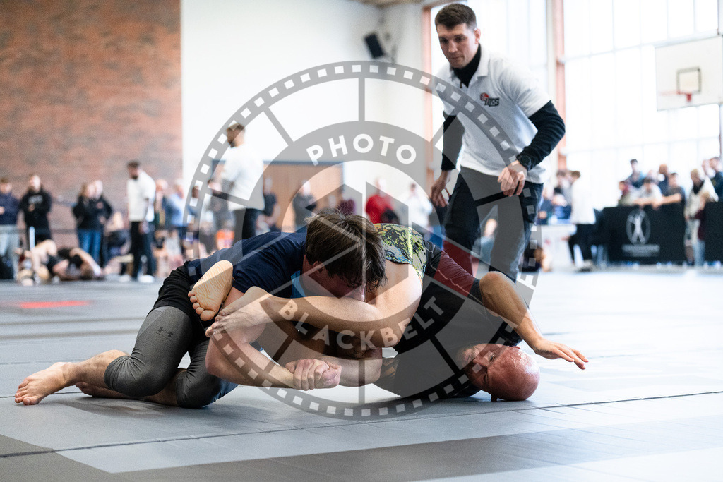 20251129PBB5445 | Fighters compete during the luta livre competition ILLCS XI winter edition on November 29, 2025 in Hannover, Germany.