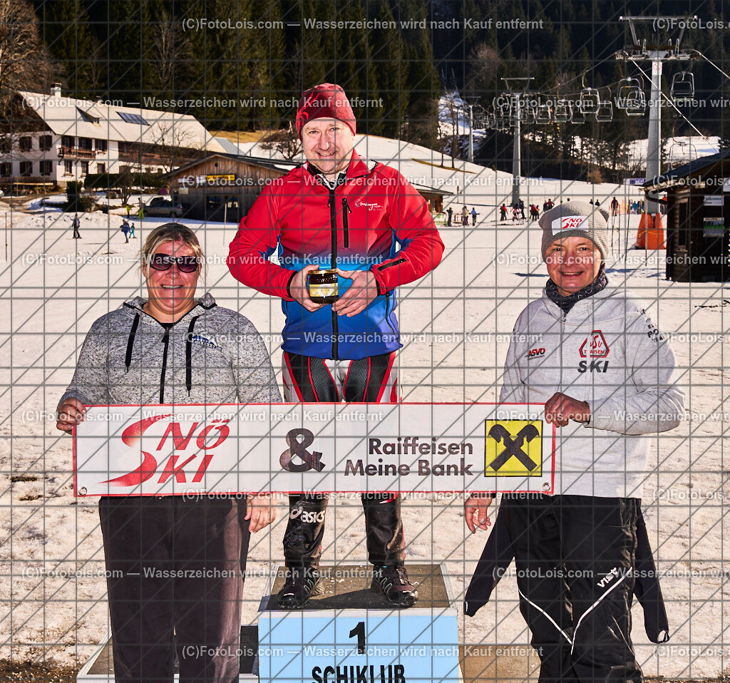 ALP0783_MastersCup-RTL-I_LKHF_Siegerehrung | NÖ Raiffeisen MastersCup, Jugend - Damen - Herren, Riesentorlauf-Rennen 1 auf der Fuchswaldpiste, durchführender Verein: Schiklub Lackenhof, So 9. Februar 2025.