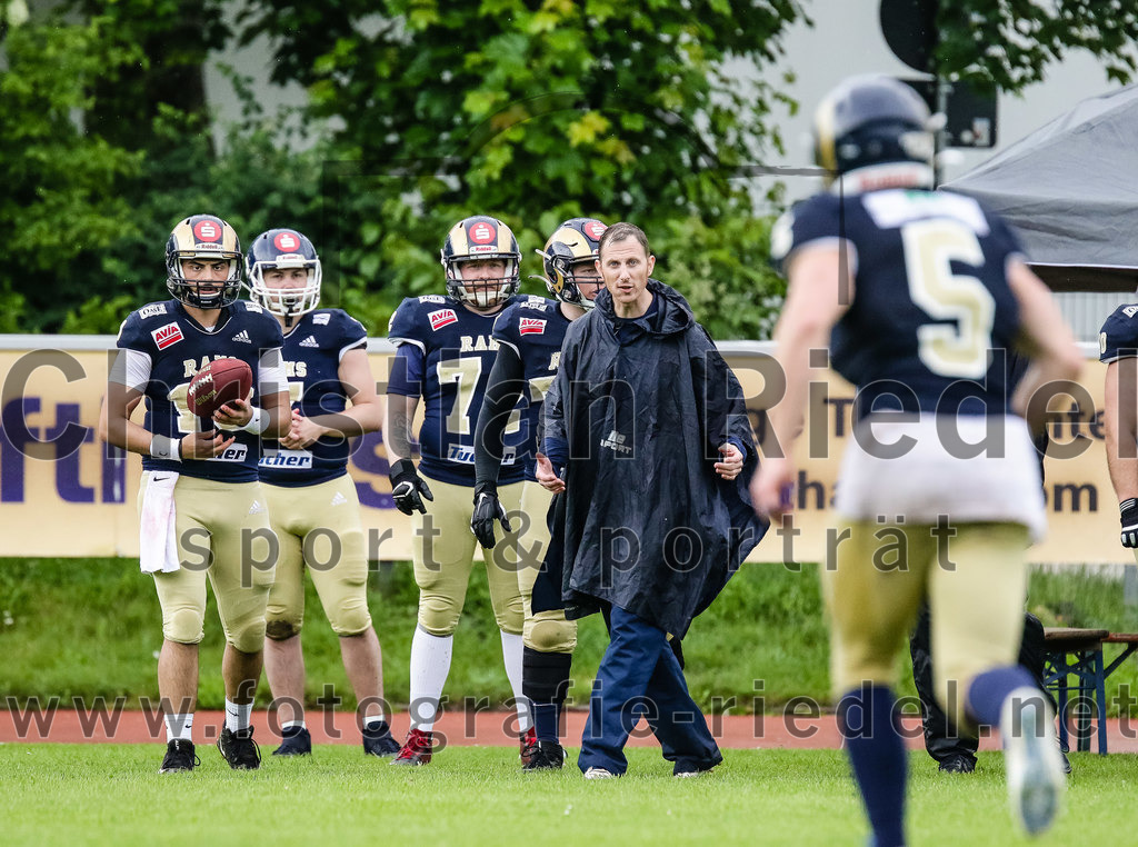 2022-05-29_087_Erding_Bulls_gegen_Nuernberg_Rams | Erding, Deutschland, 29.05.2022:
Fußball, Regionalliga 2022, 5. Spieltag, Erding Bulls gegen Nürnberg Rams, Endergebnis: 10:16

Foto: Christian Riedel / fotografie-riedel.net