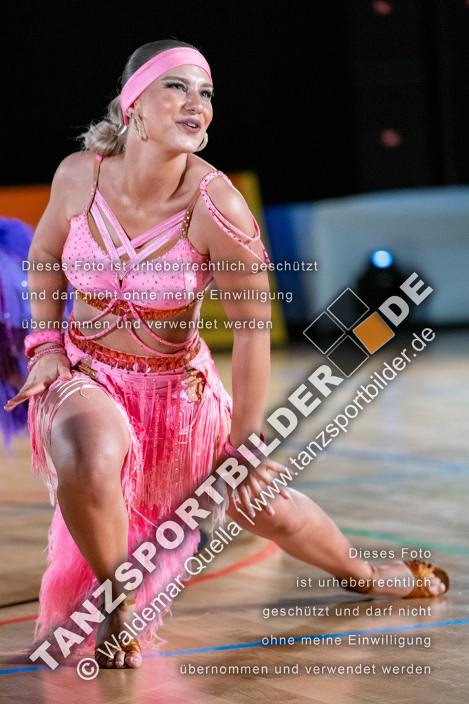 20250504-01391 | Hier finden Sie Tanz Bilder vom Latein und Standard Formationen tanzen. Sportbilder vom Tanzsport. Schöne Fotos und von Weltmeisterschaft, Europameisterschaft, Bundesliga, Regionalliga, Oberliga und Landesliga sowie von GOC Stuttgart, DanceComp, WM Bremen