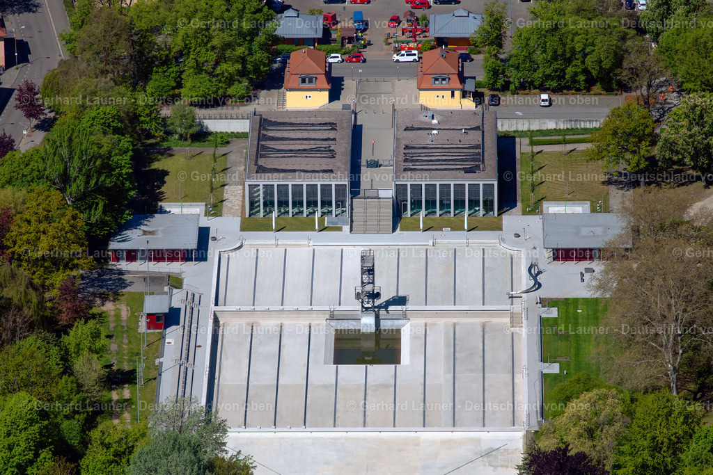 4026790 | WEIMAR 07.05.2020 Therme und Schwimmbecken am Freibad der Freizeiteinrichtung " Schwanseebad " am Hermann-Brill-Platz in Weimar im Bundesland Thüringen, Deutschland. Weiterführende Informationen bei: Stadtwerke Weimar Stadtversorgungs-GmbH. // Spa and swimming pools at the swimming pool of the leisure facility " Schwanseebad " on place Hermann-Brill-Platz in Weimar in the state Thuringia, Germany. Further information at: Stadtwerke Weimar Stadtversorgungs-GmbH. Foto: Gerhard Launer