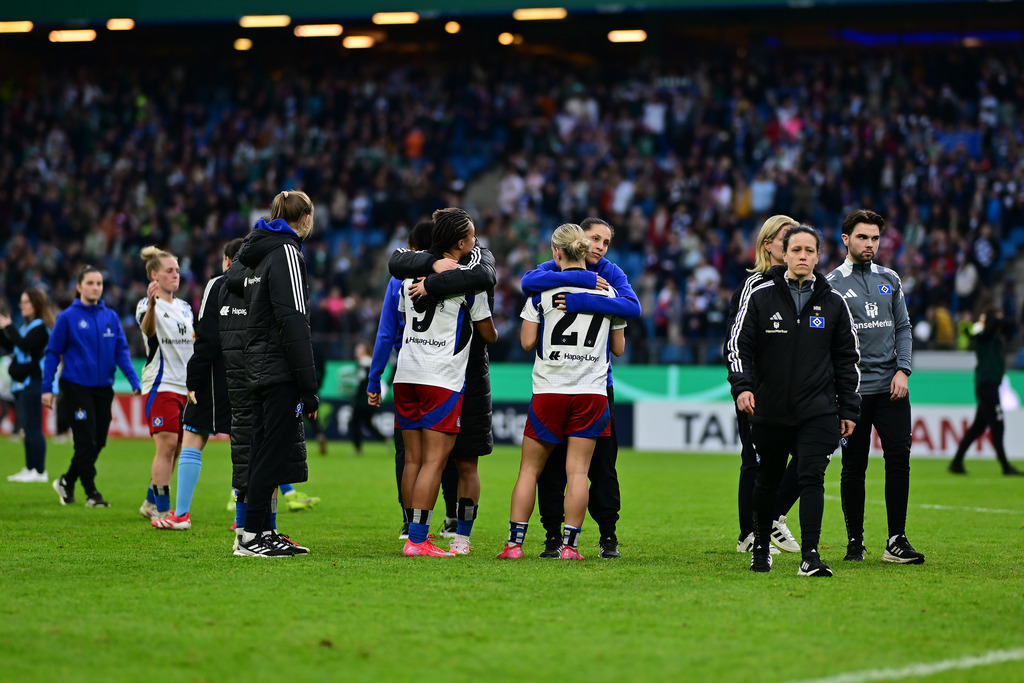Fußball I Frauen I Saison 2024-2025 I DFB-Pokal I Halbfinale I Hamburger SV - SV Werder Bremen | Der Sportfotograf. - Realisiert mit Pictrs.com