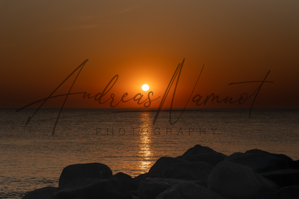 Sonnenuntergang Stenbjerg Landingplads | Sonnenuntergang im kleinen Hafen an der Nordsee Dänemarks - Realisiert mit Pictrs.com
