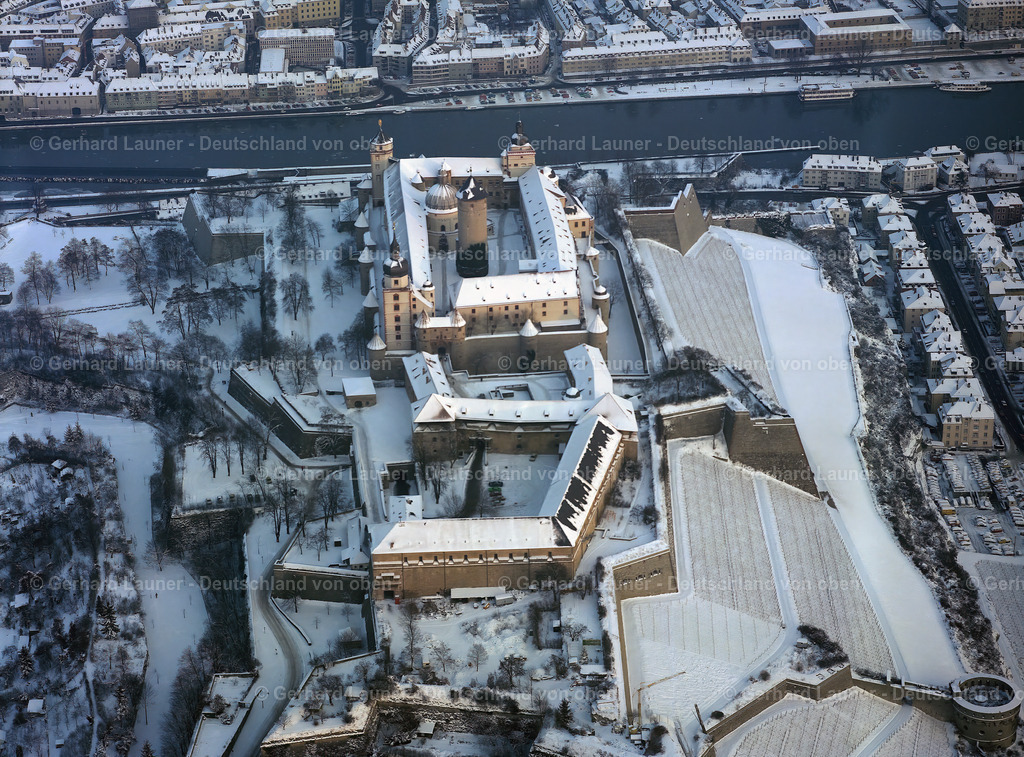 9200809 | winterlch verschneite Festung Marienberg 1985, Würzburg