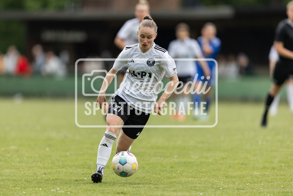 Fußball I Frauen I Saison 2025-2026 I Oberliga Niedersachsen I FC Jesteburg-Bendestorf - BW Hollage I 12741 | realhellocedii - Realisiert mit Pictrs.com