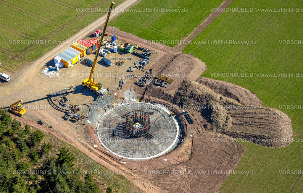 Sundern250304299 | Luftbild, Baustelle mit Baukran für Windrad Windkraftanlage am Eichenberg, Wiesen und Felder, Amecke, Sundern, Sauerland, Nordrhein-Westfalen, Deutschland