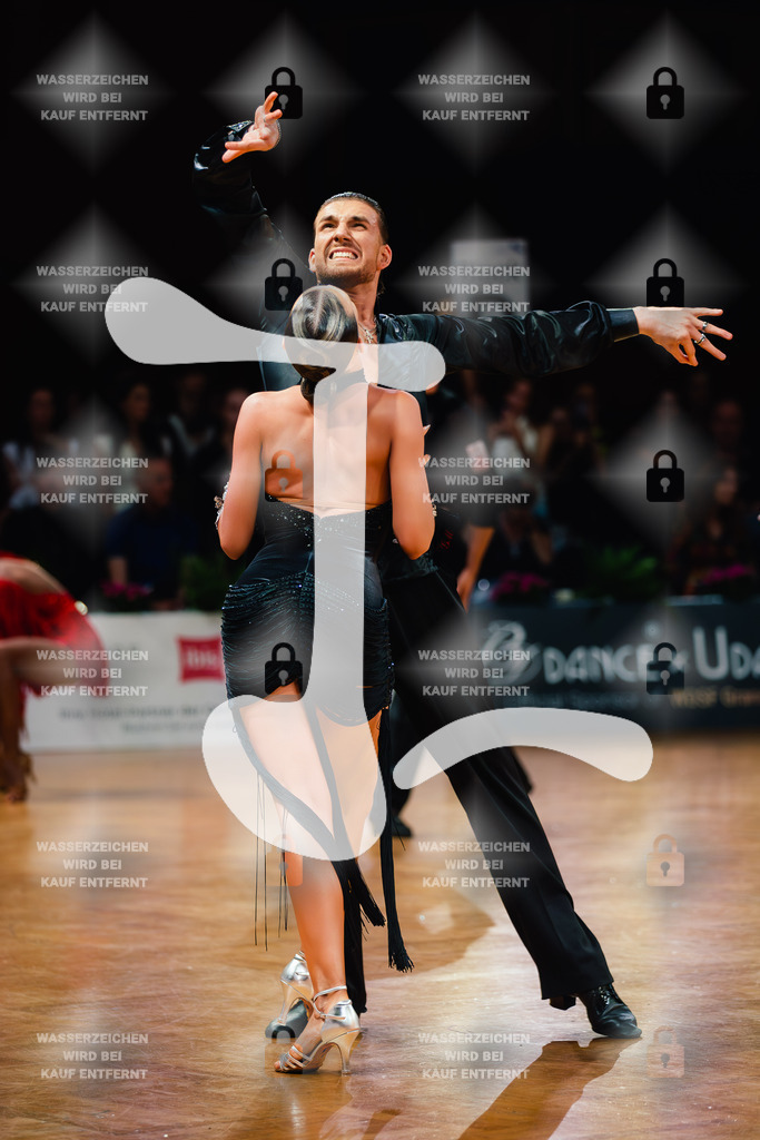GOC 2025 - WDSF GrandSlam Latin 26th (3) Justin Lauer _ Rita Schumichin (Germany)-2025-08-23-3670 | Webshop for digital downloads and prints of dance sport, event & show photographer Julian Link - Realisiert mit Pictrs.com