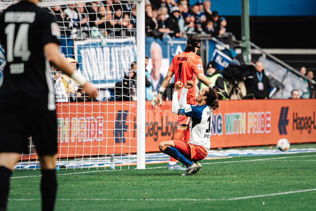 Fußball | Männer | Saison 2025/2026 | 1. Fußball-Bundesliga | 8. Spieltag | Hamburger SV vs. VfL Wolfsburg | 25.10.2025 | Yussuf Poulsen (#15, HSV) ärgert sich nach einer vergebenen Chance