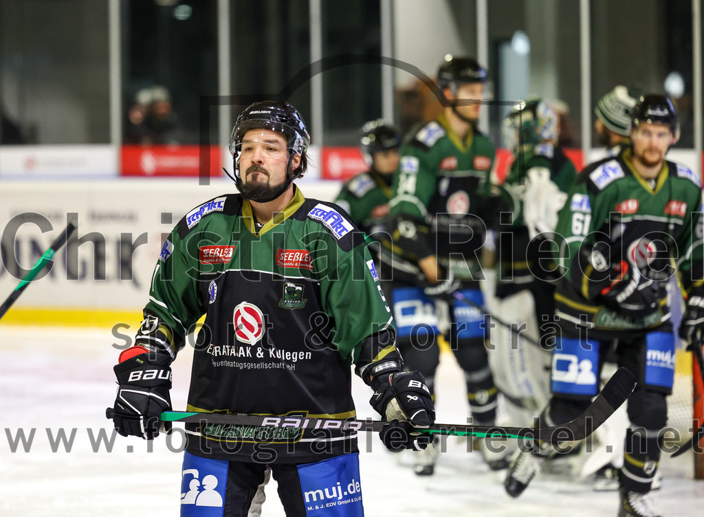 2022-12-09_012_TSV_Erding_gegen_EHC_Waldkraiburg | Erding, Deutschland, 09.12.2022:
Eishockey, Bayernliga 2022 / 2023, 19. Spieltag, TSV Erding gegen EHC Waldkraiburg, Endergebnis: 9:2

Rudolf Lorenz (Erding Gladiators, #91)

Foto: Christian Riedel / fotografie-riedel.net