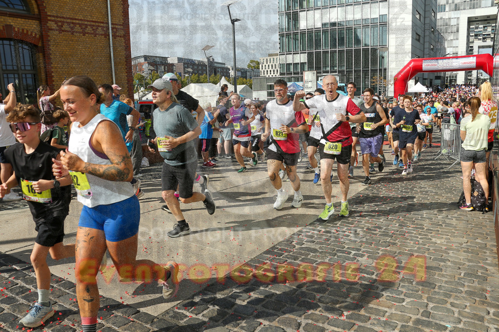 250920_1430_EX1_7280 | Sportfotografie im Rhein-Sieg Kreis, Köln, Bonn, NRW, Rheinland Pfalz, Hessen, etc. Unser Tätigkeitsfeld umfasst den Laufsport vom Volkslauf über den Marathon, Duathlon, Triathon bis zum Ultralauf wie Kölnpfad Ultra oder Schindertrail.