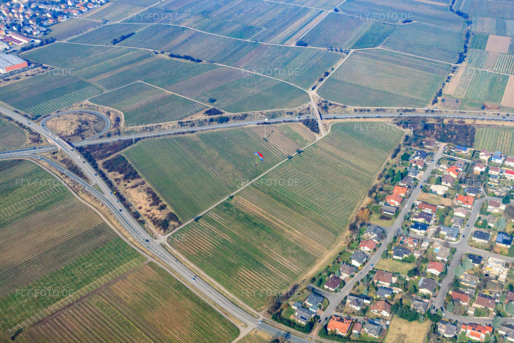 Luftbild: zwischen B10 und Am Heidenweg in Landau in der Pfalz im Bundesland Rheinland-Pfalz in Deutschland. Foto: IMG_37699.jpg vom 05.03.2011 durch Werner Riehm/FLY-FOTO.deAuflösung des Originals: 4752 x 3168 px