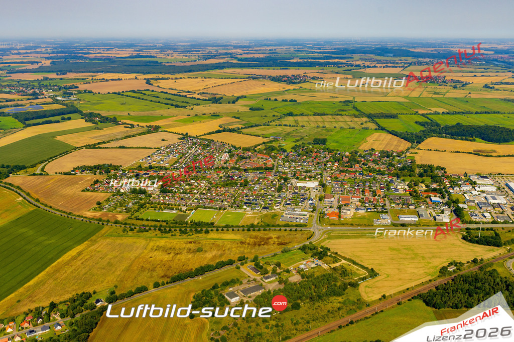 Bild der Stadt Pampow - Die Luftaufnahme wurde 2025 vom UL-Flugzeug heraus erstellt ( keine Drohne ) - Hochauflösende Luftaufnahme - für professionelle Ausdrucke geeignet. Die Geschenkidee !Hier alle&nbsp;Infos zur Lizenzierung der LuftaufnahmeWir fliegen auch dieses Jahr wieder in Ihre Region um Luftbilder zu erstellen.- Luftbild anfragen