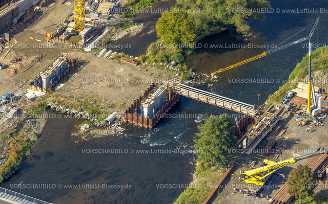 Arnsberg230905049 | Luftbild, Neubau Dinscheder Brücke der Glösinger Straße (L735) über den Fluss Ruhr und Renaturierung, Glösingen, Arnsberg, Sauerland, Nordrhein-Westfalen, Deutschland