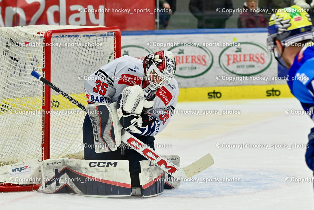 EC IDM WÄRMEPUMPEN VSV vs. HYDRO FEHERVAR AV 19 | #35 Horvath Dominik HYDRO FEHERVAR, Puck, EC IDM WÄRMEPUMPEN VSV vs. HYDRO FEHERVAR AV 19, EC IDM WÄRMEPUMPEN VSV vs. HYDRO FEHERVAR AV 19 am 20.11.2024 in Villach (Stadthalle Villach), Austria, (Photo by Bernd Stefan)