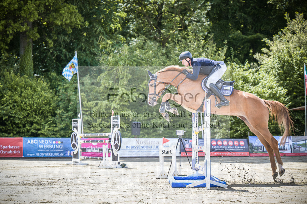 DOS_5704 | Entdecke hochwertige Reitturnierfotos von Foto Oger. Professionell, emotional und authentisch – jetzt Lieblingsmomente im Shop bestellen.Deutschlandweite Turnierfotografie. - Realisiert mit Pictrs.com