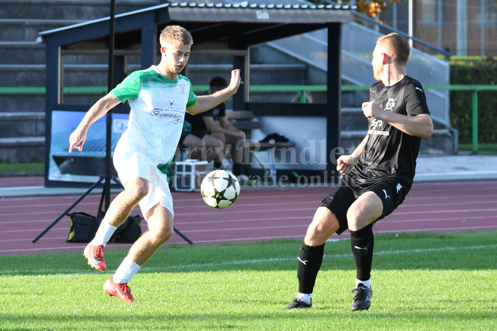 SpVgg GW Deggendorf : SV Oberpolling | Matthias Mittig (SpVgg GW Deggendorf #14) - Realisiert mit Pictrs.com