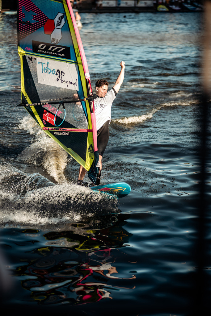 Kieler WOCHE Tow In Windsurf - @danielpankoke dpmedia (76 von 158) | dp-photography - Realisiert mit Pictrs.com