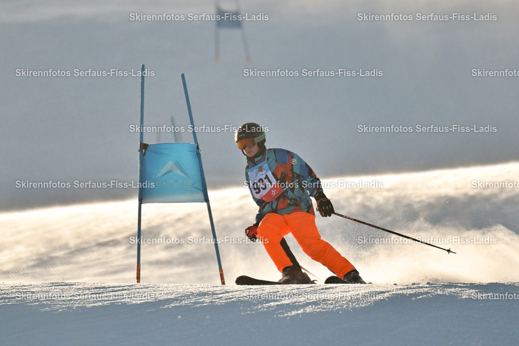 SRF_25.12.2025_0352 | Skirennfotos,Serfaus,Fiss,Ladis,Kinderskirennen,Winter,Tirol,Oberland,skirace,SFL,feelfree,weil wir's genießen,ski,Ski,skifahren,Sonnenplateau, - Realisiert mit Pictrs.com