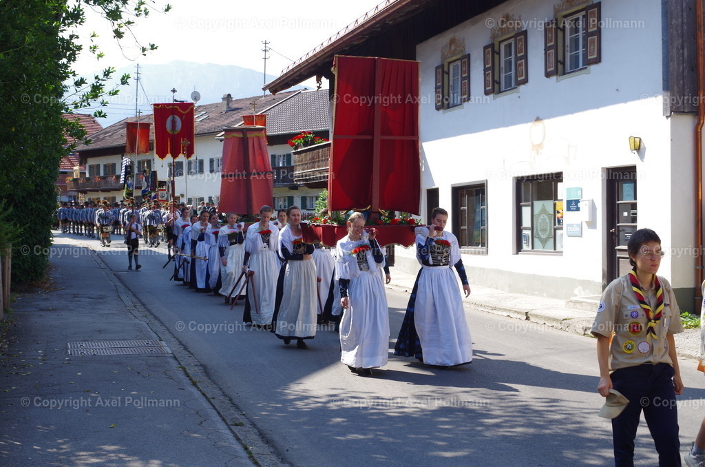 IMGP3594 | fotografiert von Axel PollmannLeonhardi Wallfahrt Benediktbeuern und Murnau, Fronleichnam, Fasching, Landschaft im Loisachtal und Benediktbeuern  - Realisiert mit Pictrs.com