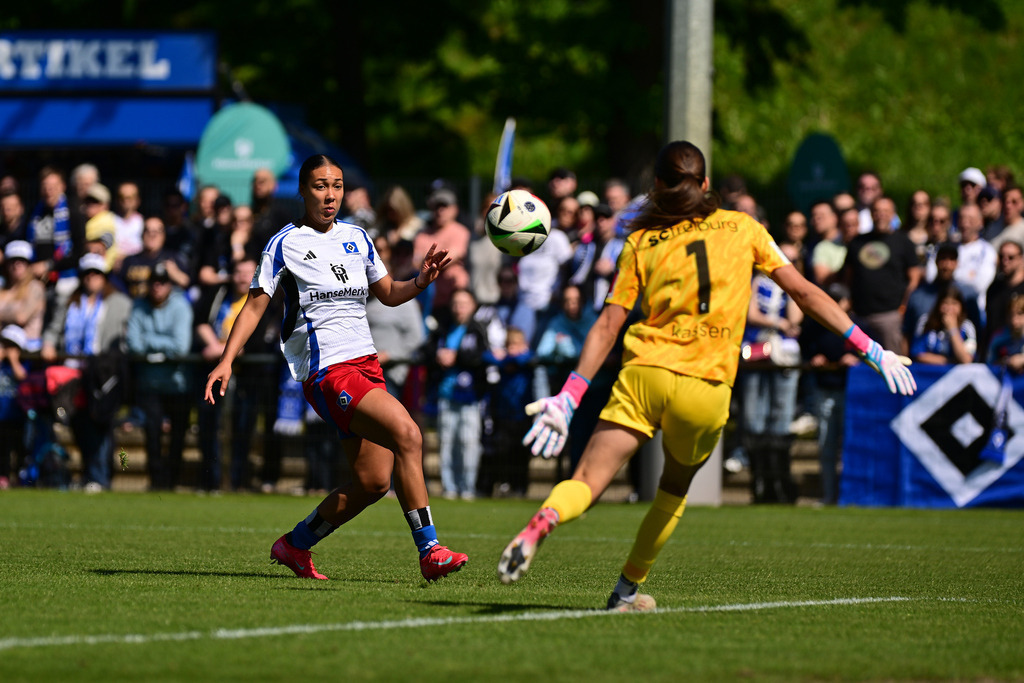 Fußball I Frauen I Saison 2024-2025 I 2. Bundesliga I 25. Spieltag I Hamburger SV - SC Freiburg II | Der Sportfotograf. - Realisiert mit Pictrs.com