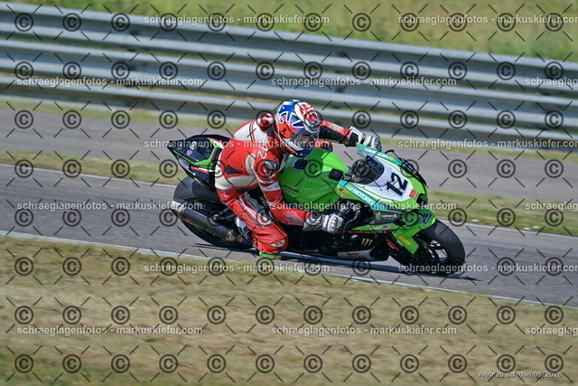 26BT02-0121 | markuskiefer.com - Realisiert mit Pictrs.com
