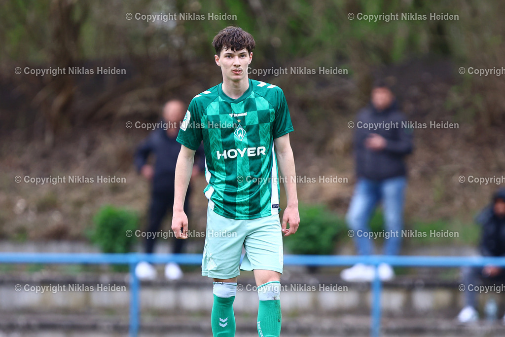 NH_FCStPauliU17_SVWerderBremenU17_U17DFBNachwuchsliga_09042025 | #6 Tom Kaperkon (SV Werder Bremen U17)Fußball I Junioren I U17 DFB-Nachwuchsliga I Saison 2024-2025 I Hauptrunde Liga B, Gruppe A, 8. Spieltag I FC St. Pauli U17 - SV Werder Bremen U17 I 09.04.2025 I Sportplatz Königskinderweg