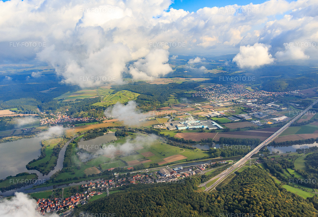 Luftbild: Limbacher Baggersee in einer Main-Schleife aus Süden im Ortsteil Limbach in Eltmann im Bundesland Bayern in Deutschland. Foto: IMG_073728.jpg vom 27.09.2014 durch Werner Riehm/FLY-FOTO.deAuflösung des Originals: 5355 x 3648 px