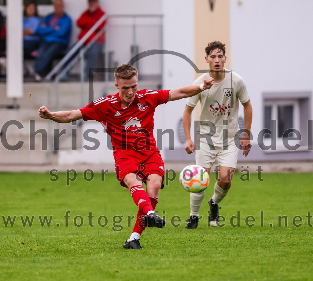 2023-08-04_080_SV_Walpertskirchen_gegen_FC_Finsing | Walpertskirchen, Deutschland, 04.08.2023:
Fußball, Kreisliga 2023 / 2024, 2. Spieltag, SV Walpertskirchen gegen FC Finsing, Endergebnis: 3:3

Valentin Bachmeier (FC Finsing, #6)

Foto: Christian Riedel / fotografie-riedel.net