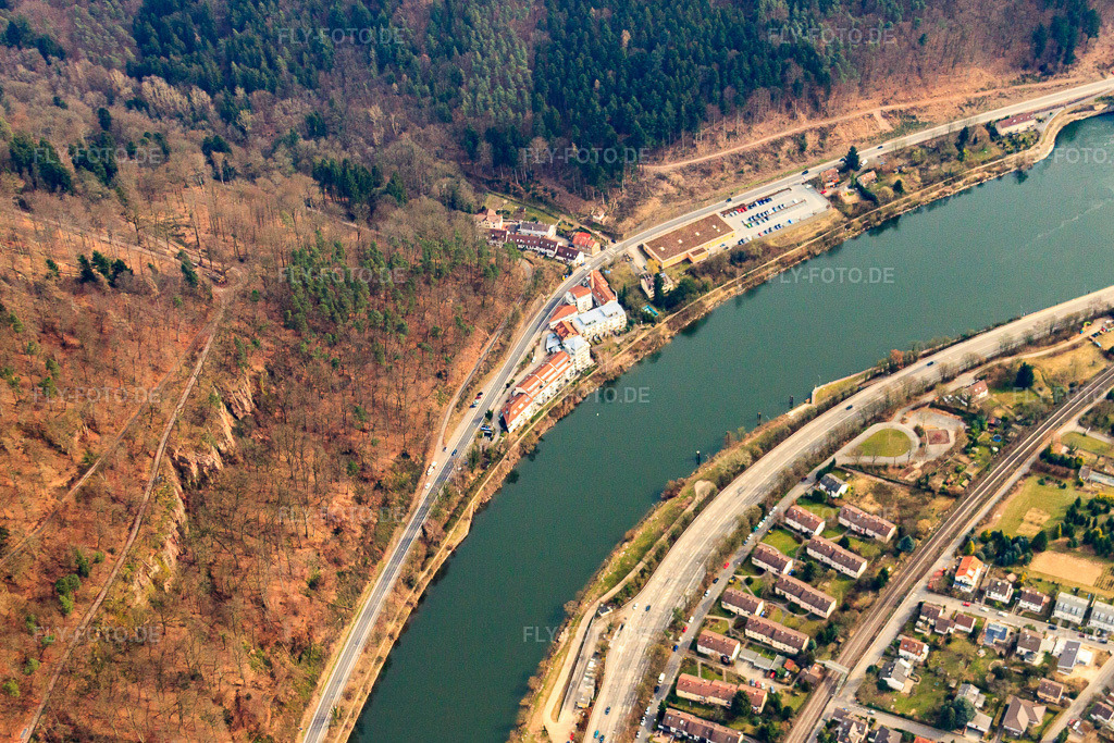 Luftbild: Kleingemünder Straße am Neckarufer im Ortsteil Ziegelhausen in Heidelberg im Bundesland Baden-Württemberg in Deutschland. Foto: IMG_37924.jpg vom 12.03.2011 durch Werner Riehm/FLY-FOTO.deAuflösung des Originals: 4097 x 2731 px
