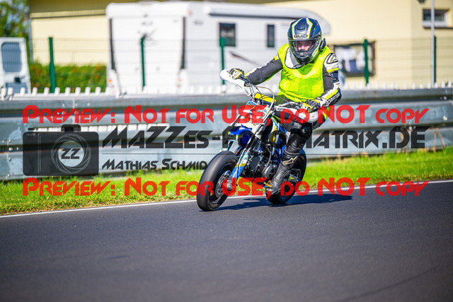 MaZZes_FotoMatrix_230920_1651 | Fotograf Mathias Schmid
Sportfotograf,
Eventfotograf,
Hochzeitsfotograf,
Portraitfotograf