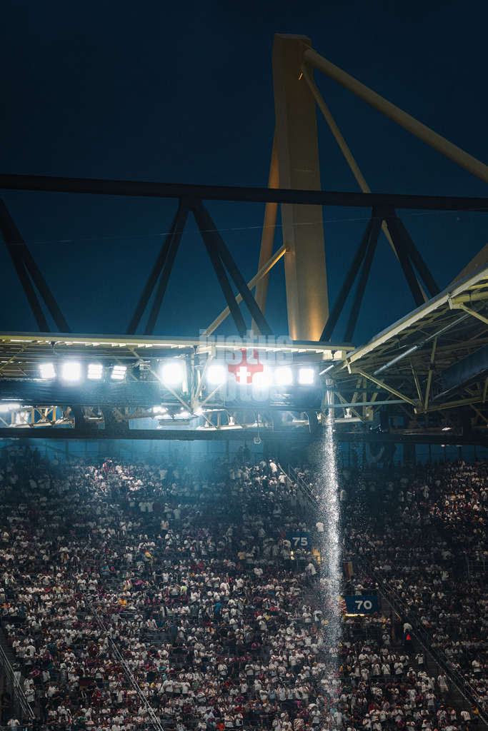 Fußball | Herren | UEFA-Fußball-Europameisterschaft 2024 | Achtelfinale | Deutschland vs. Dänemark | 29.06.2024 | Es schüttet aus Eimern im Stadion