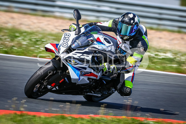 0990-260504OSL-002_990 | Deine Full-Service-Agentur für ✔️Videoproduktionen und ✔️Motorsportfotografie Jetzt Angebot anfragen!