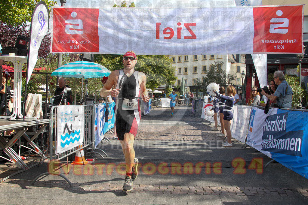 250824_1222_EV4_9195 | Sportfotografie im Rhein-Sieg Kreis, Köln, Bonn, NRW, Rheinland Pfalz, Hessen, etc. Unser Tätigkeitsfeld umfasst den Laufsport vom Volkslauf über den Marathon, Duathlon, Triathon bis zum Ultralauf wie Kölnpfad Ultra oder Schindertrail.