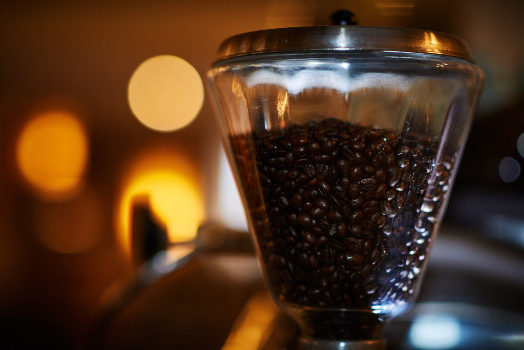 Cafe Caspar | Wien, Austria - January 14, 2019: Cafe Caspar; Kaffeebohnen im Behälter. - Realisiert mit Pictrs.com