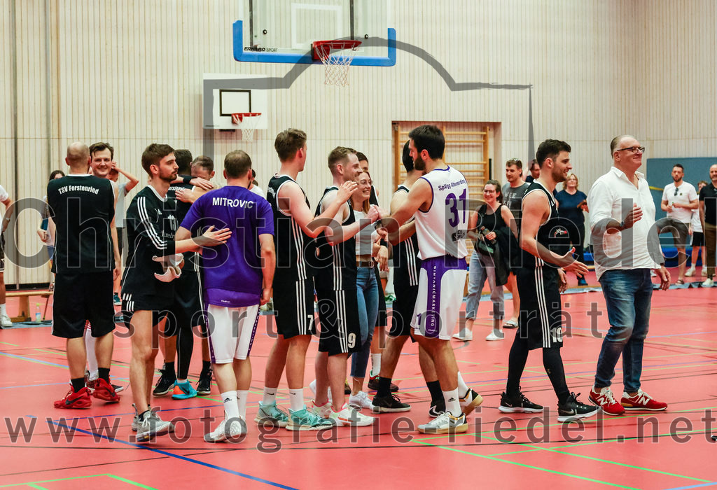 2022-05-15_140_SpVgg_Altenerding_gegen_TSV_Muenchen-Forstenried | Erding, Deutschland, 15.05.2022:
Basketball, Bezirksliga 2021 / 2022, Play-Offs, SpVgg Altenerding gegen TSV München-Forstenried, Endergebnis: 55:57

Foto: Christian Riedel / fotografie-riedel.net