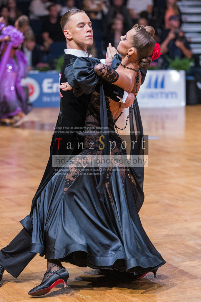 20250819_WDSF-Open-Std-Youth_1010 | Tanzsportbilder, Standardtanz, Lateintanz, WDSF, DTV, LTVB, dancecomp, goc, hessen tanzt, blaues band der spree, walzer, tango, wiener walzer, slowfox, quickstepp, samba, rumba, cha-cha-cha, paso doble. jive, hd-kroft photography, turniertanzsport