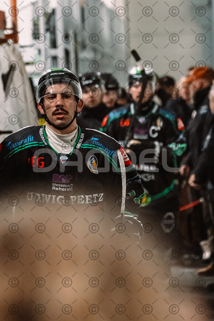 Alligators_vs_Erding_12_12_2025-150 | Höchstadt Alligators Fotogalerie: Eishockey-Action aus Franken. Professionelle Spielfotos, Portraits & Stadionbilder zum Download. Jetzt entdecken! - Realisiert mit Pictrs.com