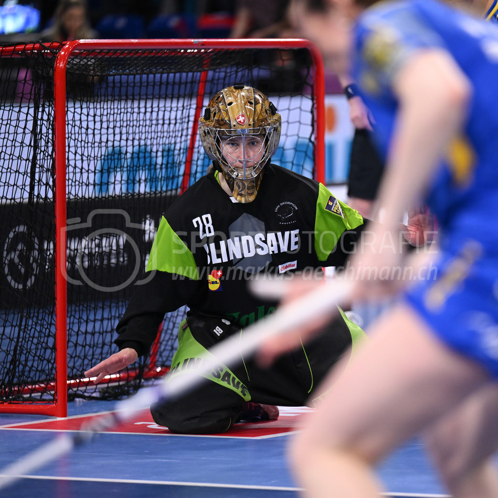 Kloten-Dietlikon Jets vs Skorpion Emmental Zollbrück - 15. April 2023 | 15.04.2023, Kloten, stimo arena, Swiss Unihockey Superfinal Frauen: Kloten-Dietlikon Jets - UHV Skorpion Emmental, Helen Bircher (#28 Skorpion Emmental Zollbrueck). - Realisiert mit Pictrs.com