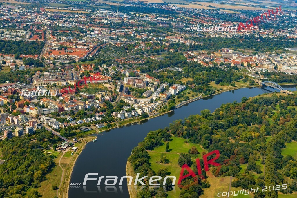 Buckau Magdeburg Bild- Das Luftbild wurde 2025 vom UL-Flugzeug heraus erstellt ( keine Drohne bzw. Drohnenaufnahme ) - Hochauflösende Luftaufnahme -Nicht vergleichbar mit Google Maps oder Satelittenbilder- Die Geschenkidee !Mit Lizenz und Bildrechte bestellbar - CC